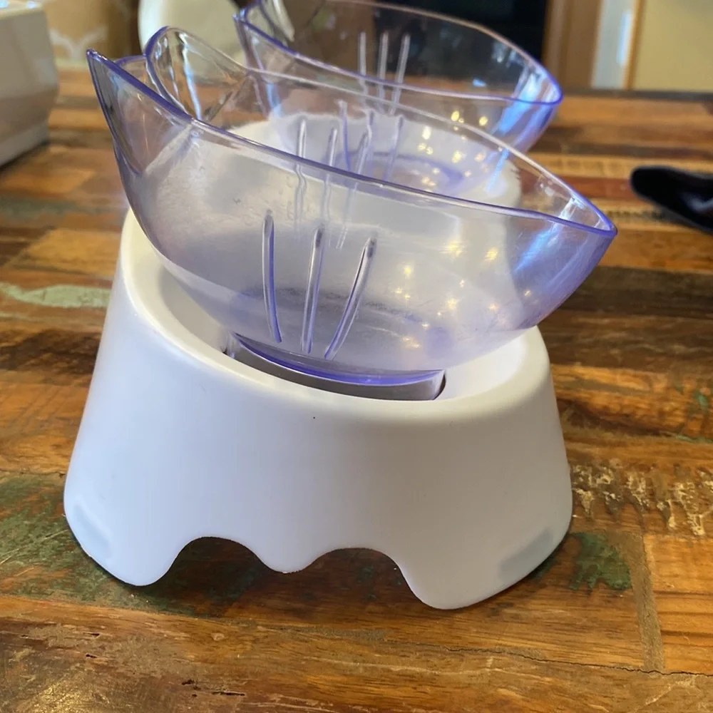 High rises water and food bowl for cats / kitten